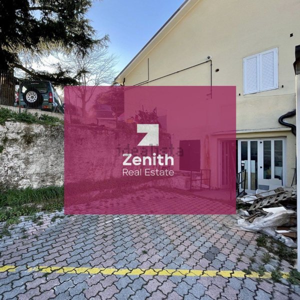 locale di sgombero in vendita a Trieste in zona Longhera