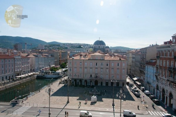 appartamento in vendita a Trieste in zona Borgo Teresiano
