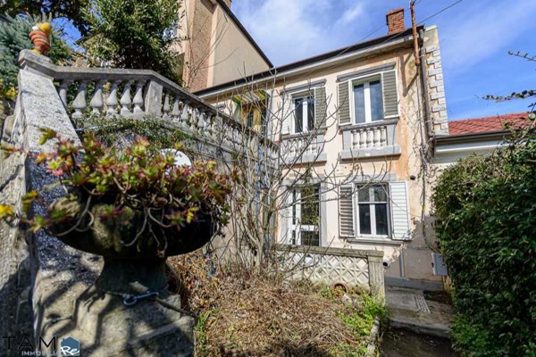quadrivano in vendita a Trieste in zona Cologna