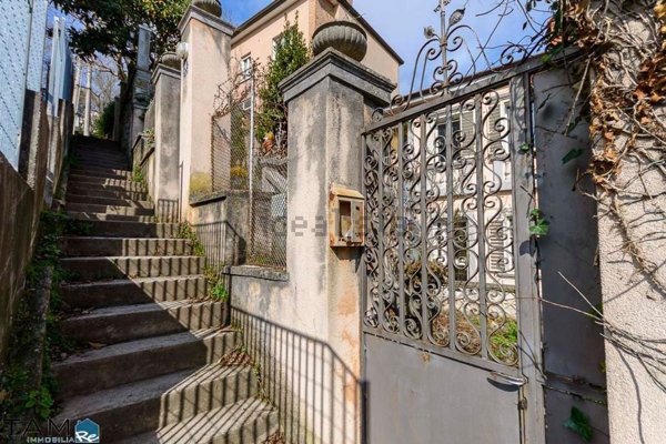 appartamento in vendita a Trieste in zona Cologna