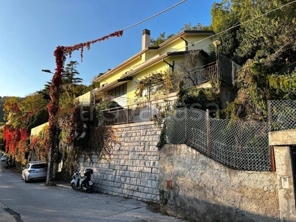 casa indipendente in vendita a Trieste in zona Cologna