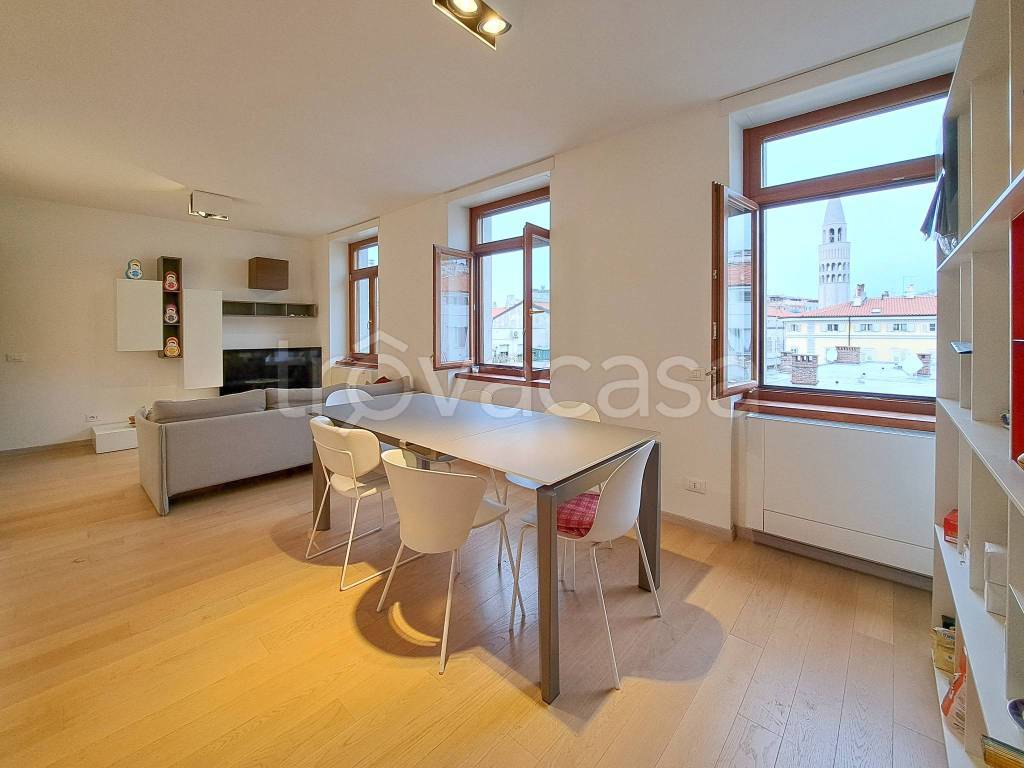 appartamento in vendita a Trieste in zona Scorcola