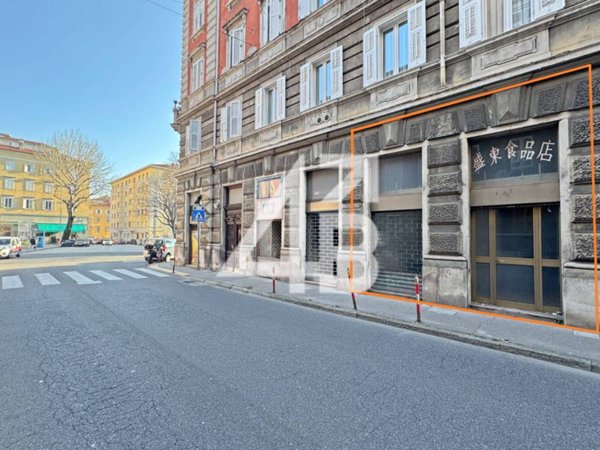 negozio in vendita a Trieste in zona Gretta