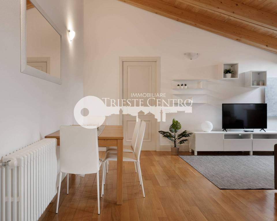 appartamento in vendita a Trieste in zona Città Vecchia