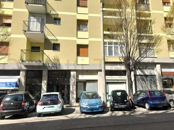 locale commerciale in vendita a Trieste