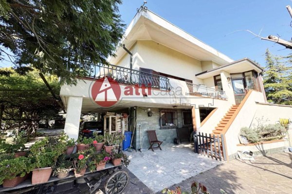 casa indipendente in vendita a Trieste in zona Cattinara