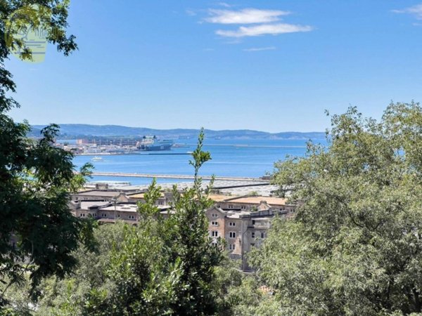 appartamento in vendita a Trieste in zona Roiano
