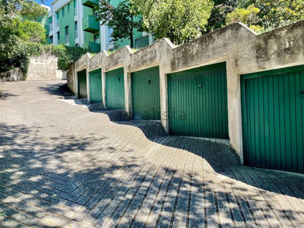 casa indipendente in vendita a Trieste in zona San Vito