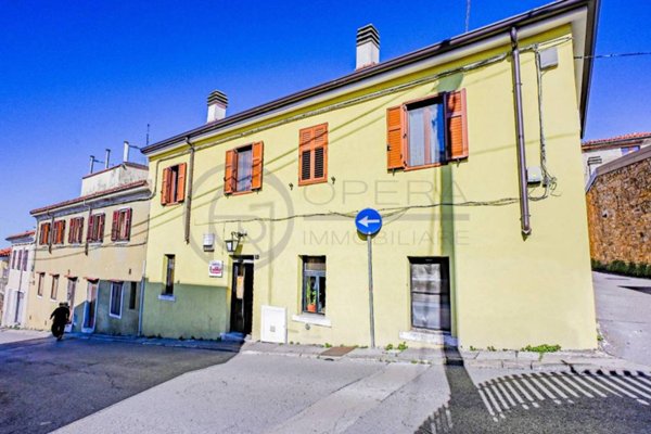 negozio in vendita a Trieste in zona Valmaura