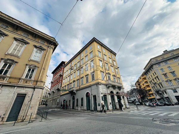 appartamento in vendita a Trieste in zona Città Nuova