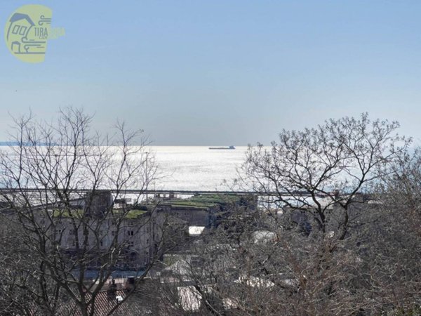 appartamento in vendita a Trieste in zona Gretta