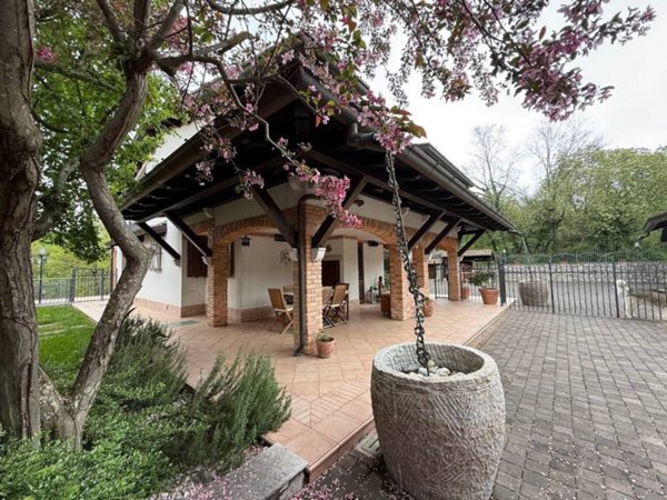 casa indipendente in vendita a Trieste in zona Prosecco
