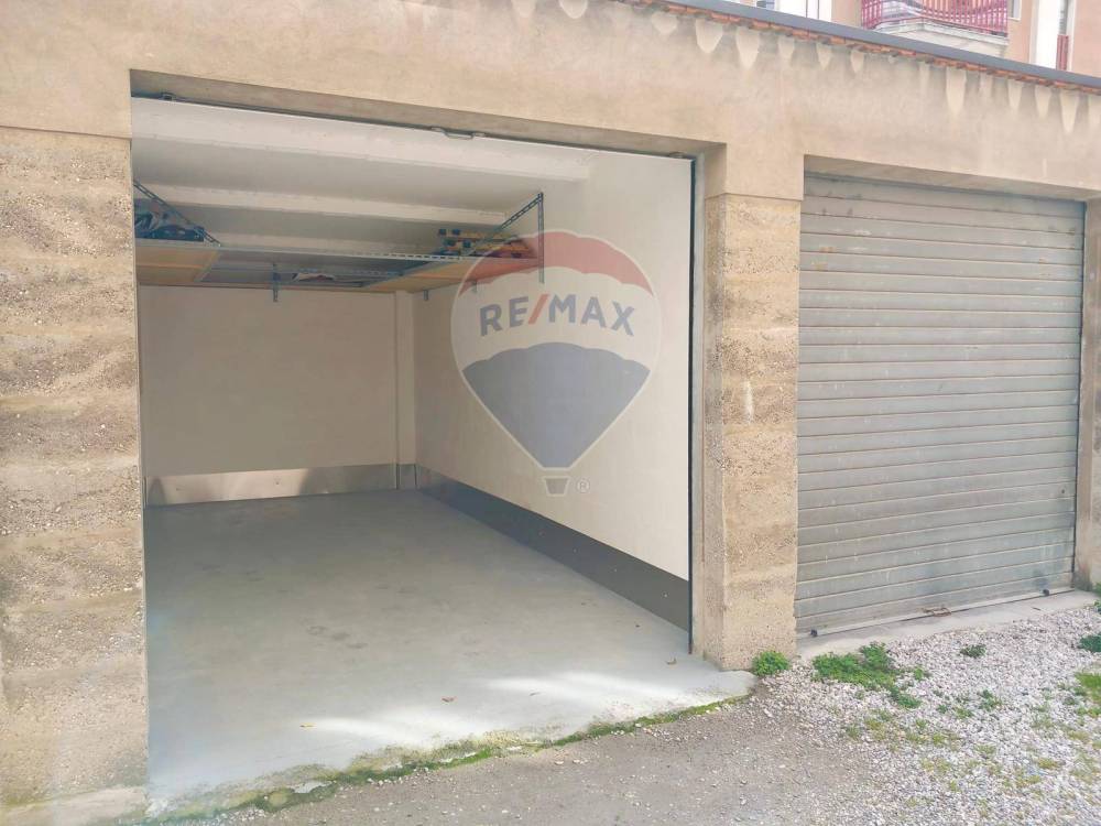 negozio in vendita a Trieste in zona Chiadino