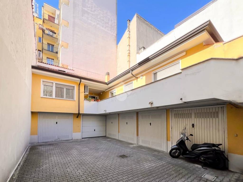 appartamento in vendita a Trieste in zona Barriera vecchia