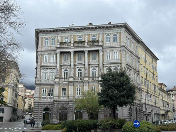 appartamento in vendita a Trieste in zona Cologna