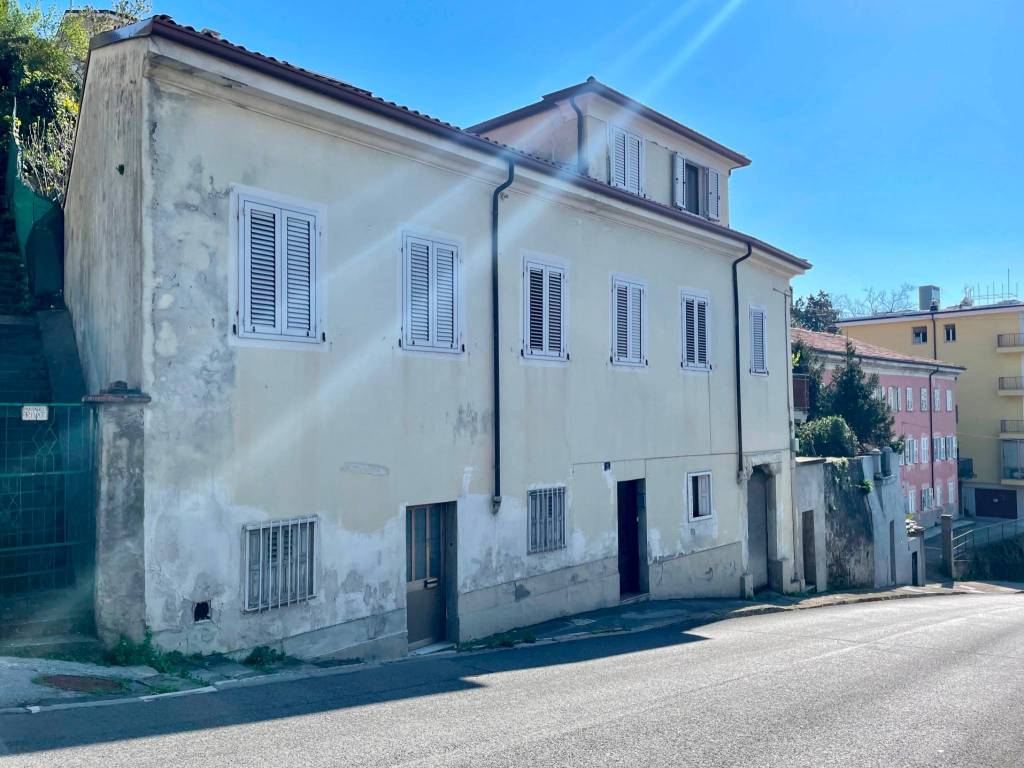 appartamento in vendita a Trieste in zona Gretta