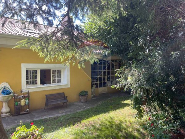 casa indipendente in vendita a Trieste in zona Scorcola