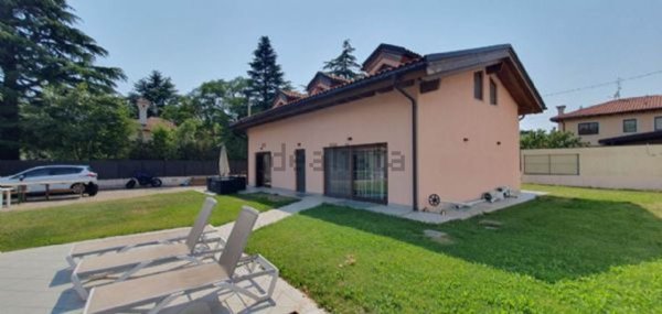 casa indipendente in vendita a Trieste in zona Opicina
