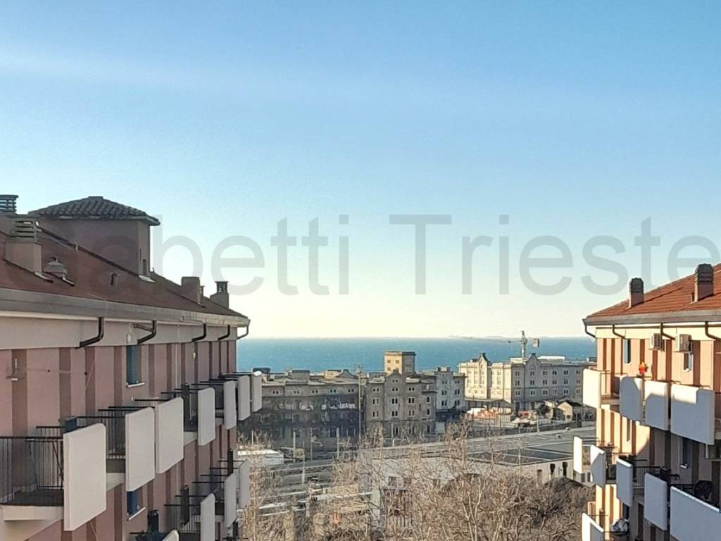 appartamento in vendita a Trieste in zona Roiano