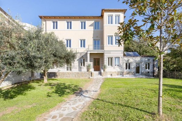 casa indipendente in vendita a Trieste in zona Cologna