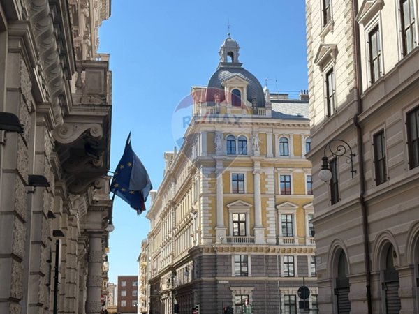 locale di sgombero in vendita a Trieste in zona Sant'Andrea