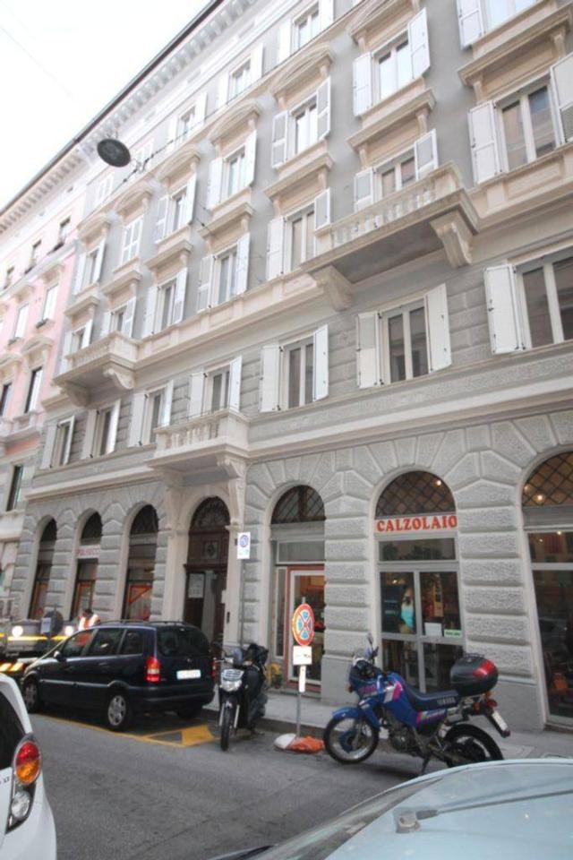 negozio in vendita a Trieste in zona Città Vecchia