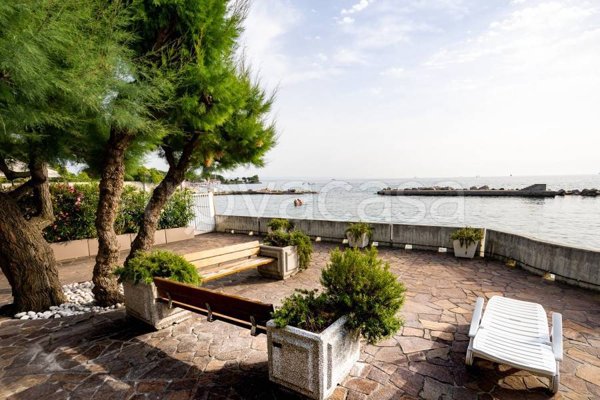 appartamento in vendita a Trieste in zona Barcola