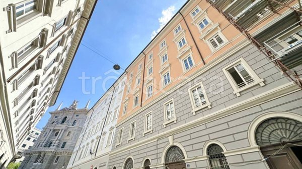appartamento in vendita a Trieste in zona Borgo Teresiano