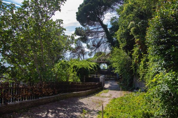 casa indipendente in vendita a Trieste