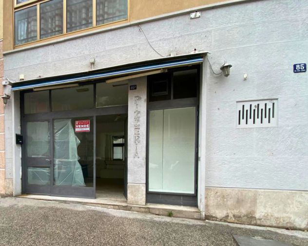 negozio in vendita a Trieste in zona Cologna