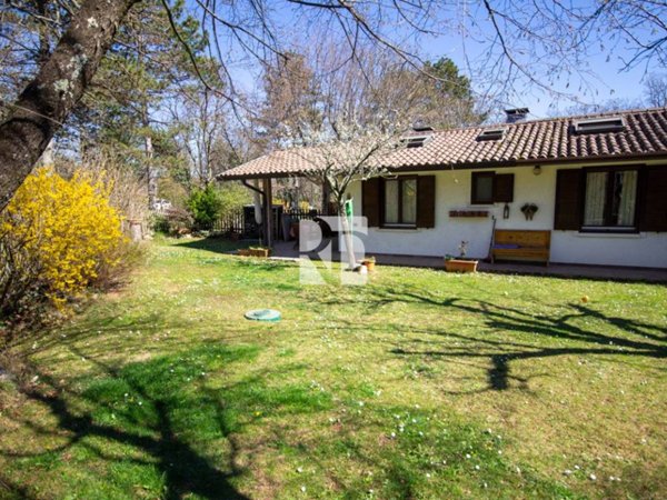 casa indipendente in vendita a Trieste in zona Opicina