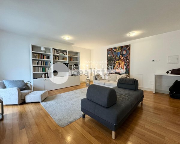 appartamento in vendita a Trieste in zona Città Vecchia