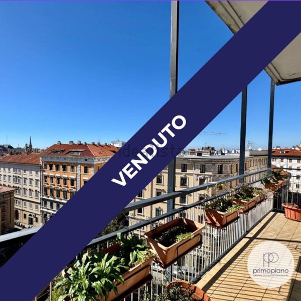 appartamento in vendita a Trieste in zona Borgo Teresiano