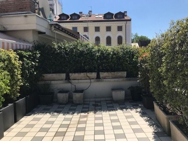 appartamento in vendita a Trieste in zona Città Nuova