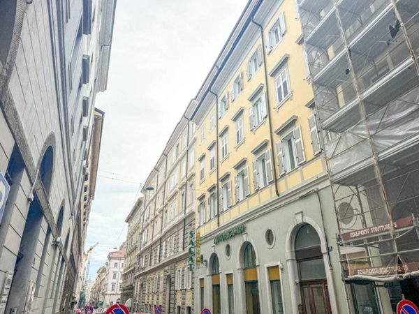 appartamento in vendita a Trieste in zona Città Vecchia