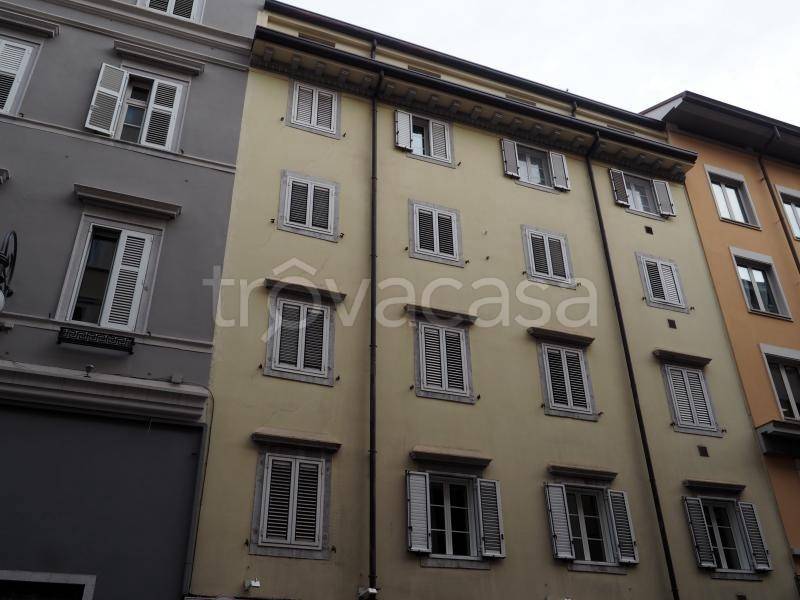 appartamento in vendita a Trieste in zona Borgo Teresiano