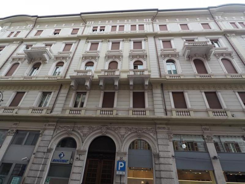 appartamento in vendita a Trieste in zona Borgo Teresiano