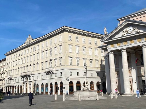 appartamento in vendita a Trieste in zona Città Vecchia