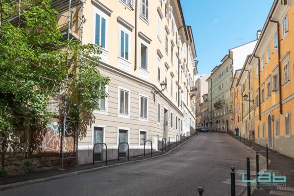 appartamento in vendita a Trieste in zona Città Vecchia