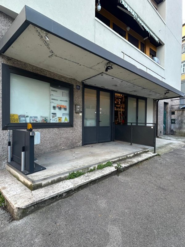 locale commerciale in vendita a Trieste