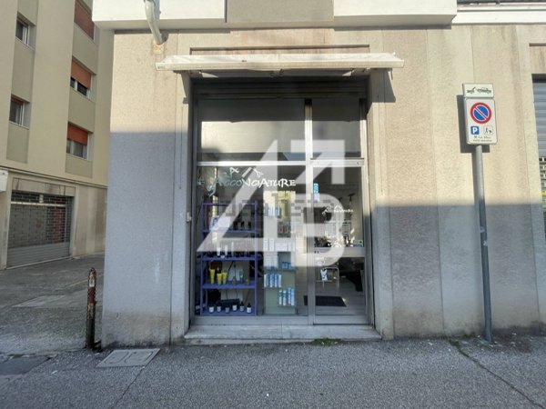 locale commerciale in vendita a Trieste