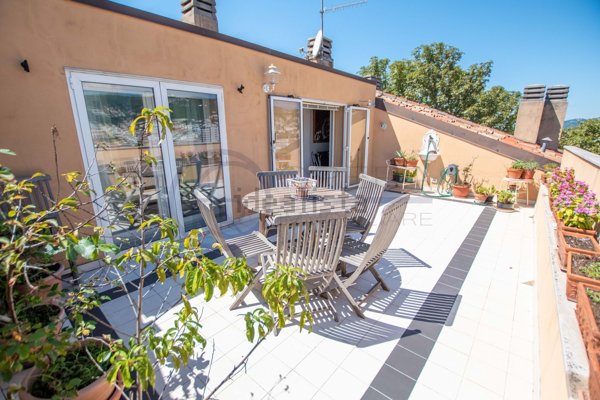 appartamento in vendita a Trieste in zona Barriera vecchia