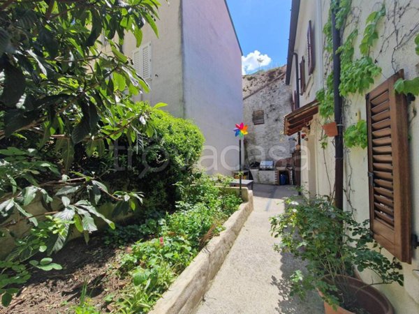 casa indipendente in vendita a Trieste in zona Cologna