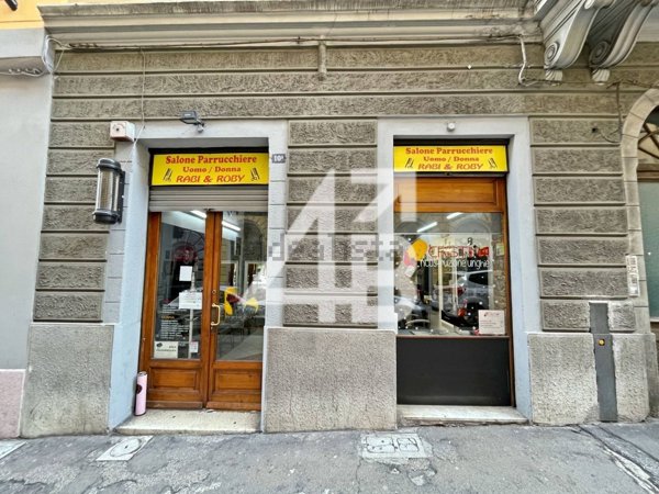 locale commerciale in vendita a Trieste in zona Barriera vecchia