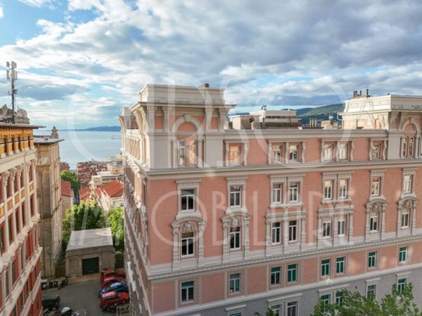 appartamento in vendita a Trieste in zona Città Vecchia