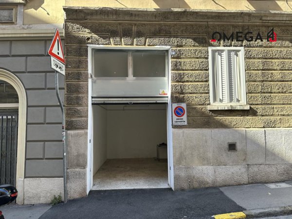 negozio in vendita a Trieste in zona San Giacomo