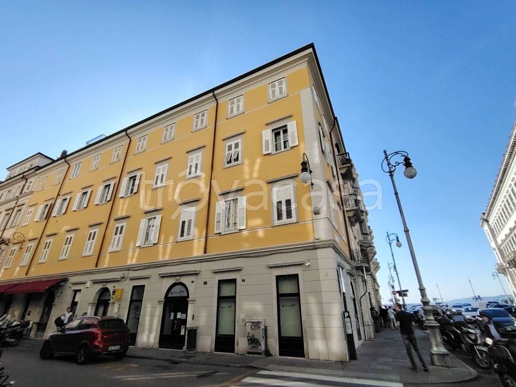 appartamento in vendita a Trieste in zona Città Vecchia