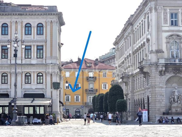 appartamento in vendita a Trieste in zona Città Vecchia