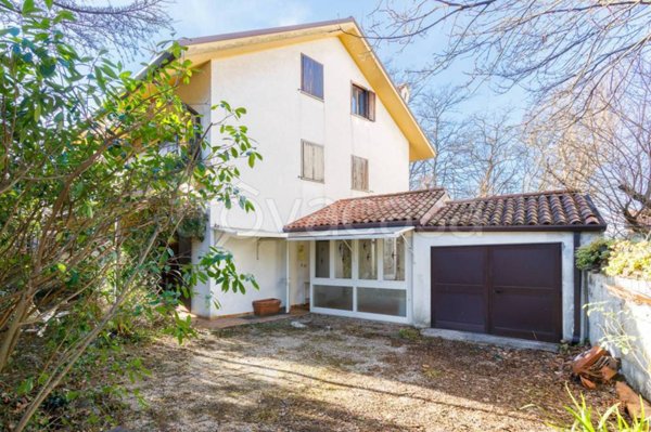 casa indipendente in vendita a Trieste in zona Opicina