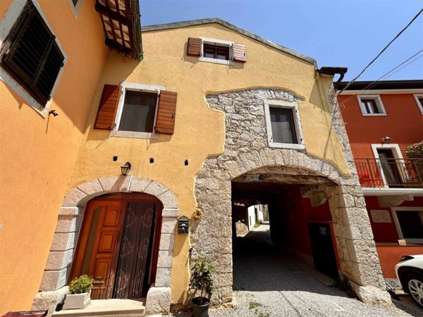 casa indipendente in vendita a Trieste in zona Santa Croce
